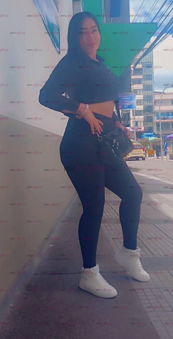 FOTOS DE BELLA MUJER FIGURA SENSUAL DELGADA DE CABELLO NEGRO TODO NATURAL
