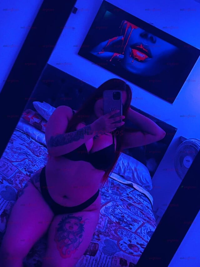 FOTOS DE CATALINA, HERMOSA PELIROJA CON SENOS MUY APETITOSOS