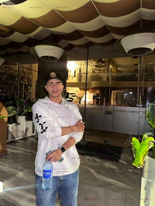 FOTOS DE LINDO BUCARAMANGA JOVEN POLLO ATLETICO VERGON DE PASO POR TU CIUDAD