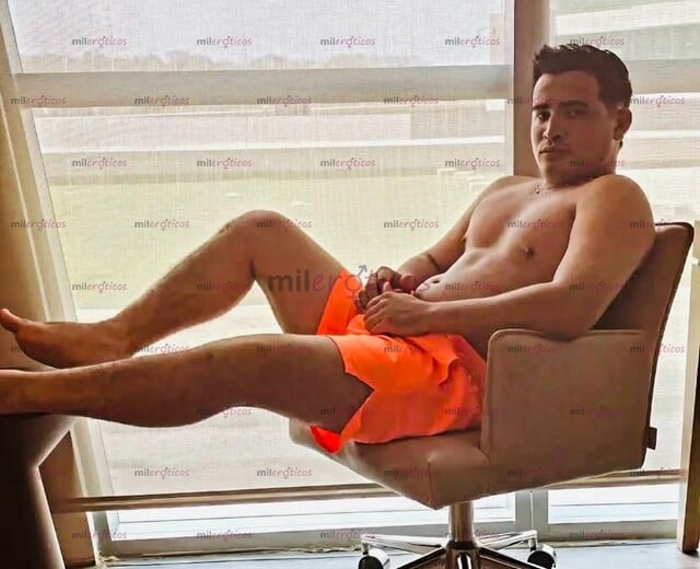 FOTOS DE LATINO SERIO VARONIL MUY MORBOSO EN LA CIUDAD