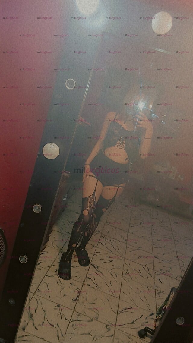 FOTOS DE HOLA,PAPI FLAQUITA PIERNUDITA & BLAQUITA LISTA PARA CUMPLIR TUS FANTASIAS