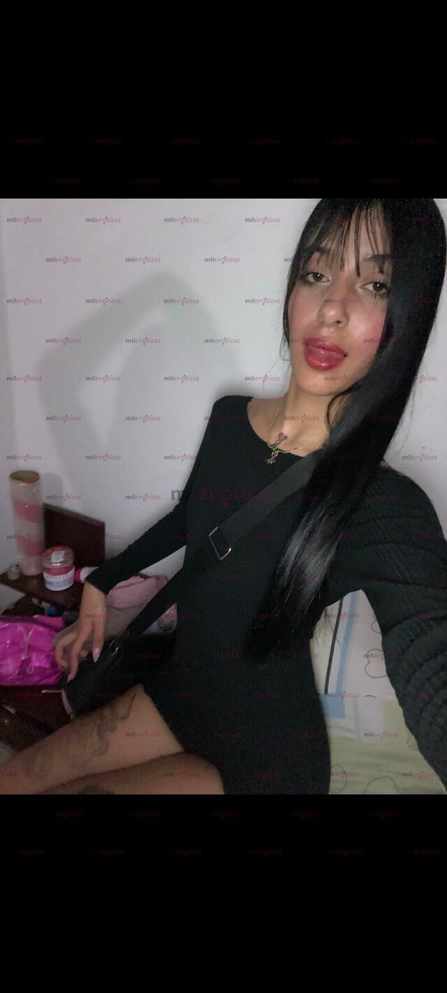 FOTOS DE HOLA CHICOS SOY UNA FLAQUITA HERMOSA DISPUESTA A COMPLACER TUS FANTASIAS