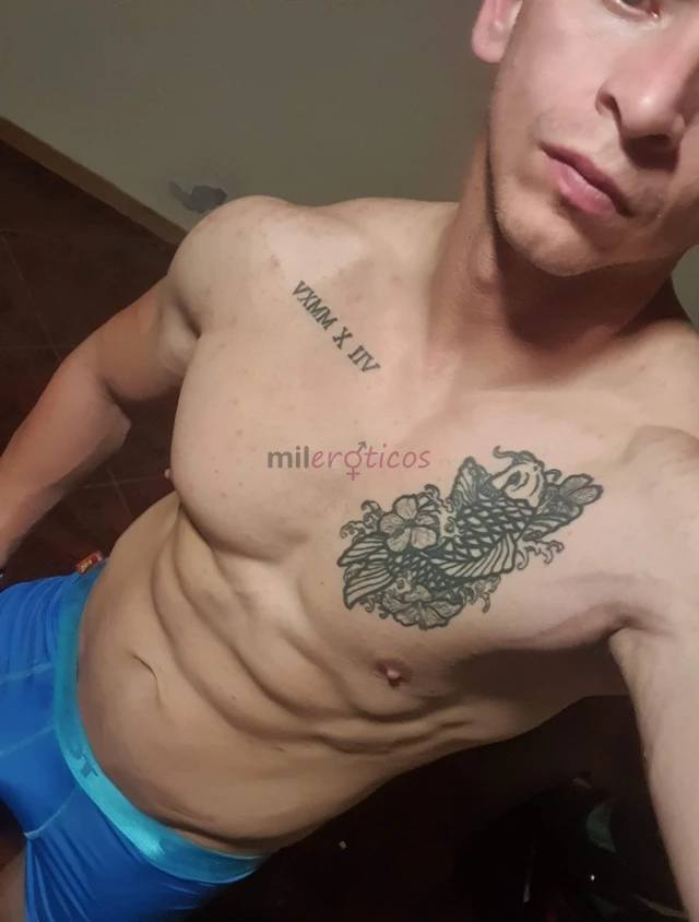 No soy solo un cuerpo atletico soy ese companero con el que puedes disfrutar de una conversacion inteligente un par de risas con ese toque de picardia...