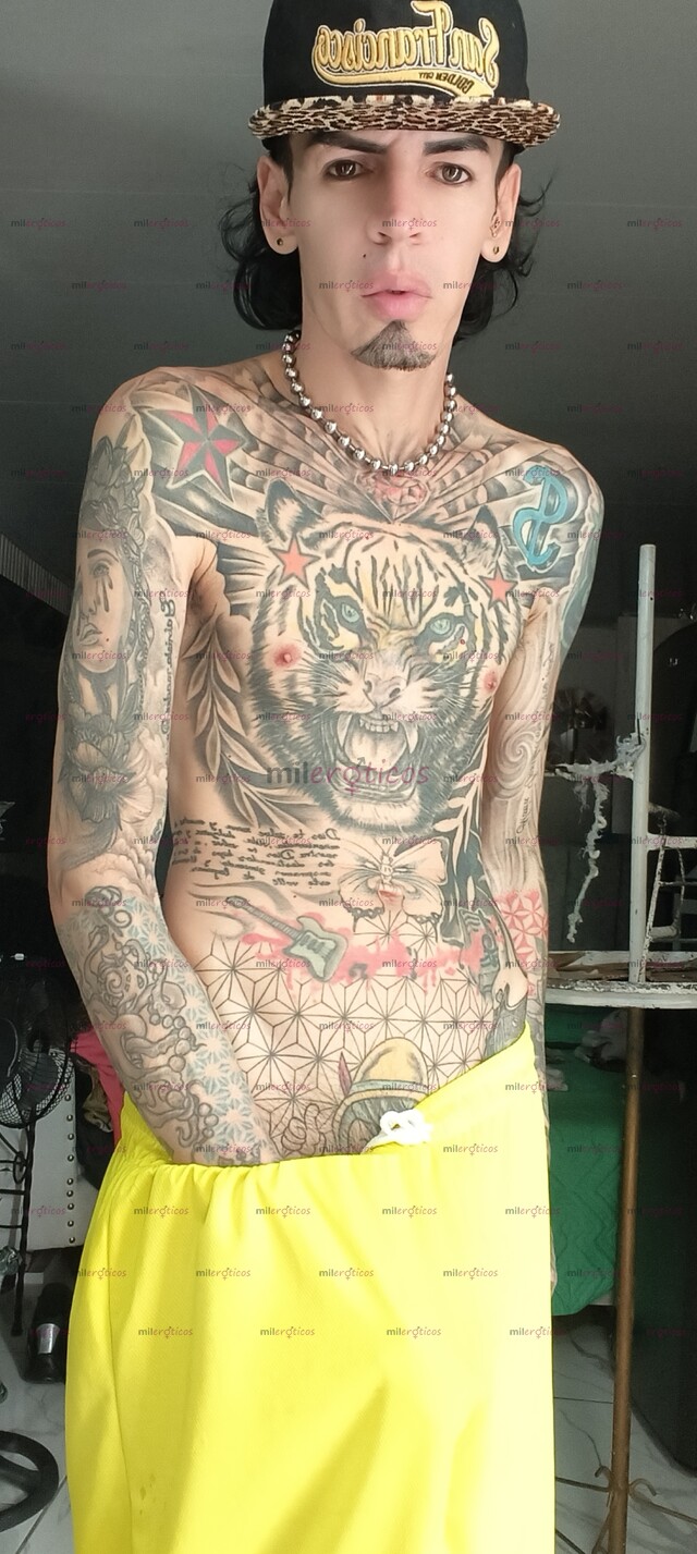 FOTOS DE FLACO ACTIVO BLANCO TATUADO MORBOSO SEXUAL