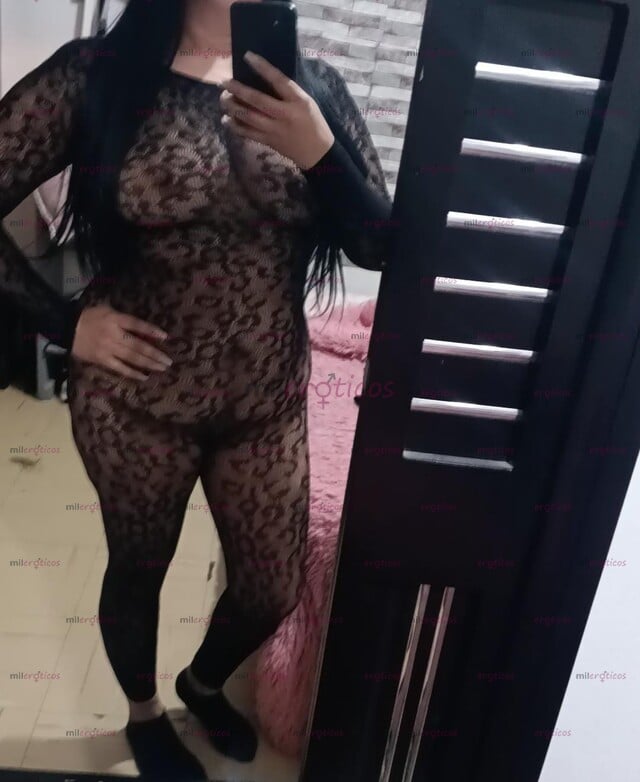 FOTOS DE HERMOSA MILF PELINEGRA COMPLASIENTE MAMADORA CHICHONA