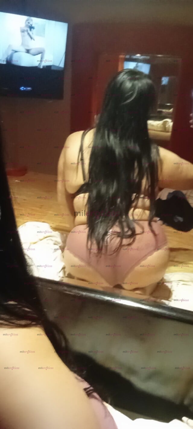 FOTOS DE HERMOSA MILF PELINEGRA COMPLASIENTE MAMADORA CHICHONA