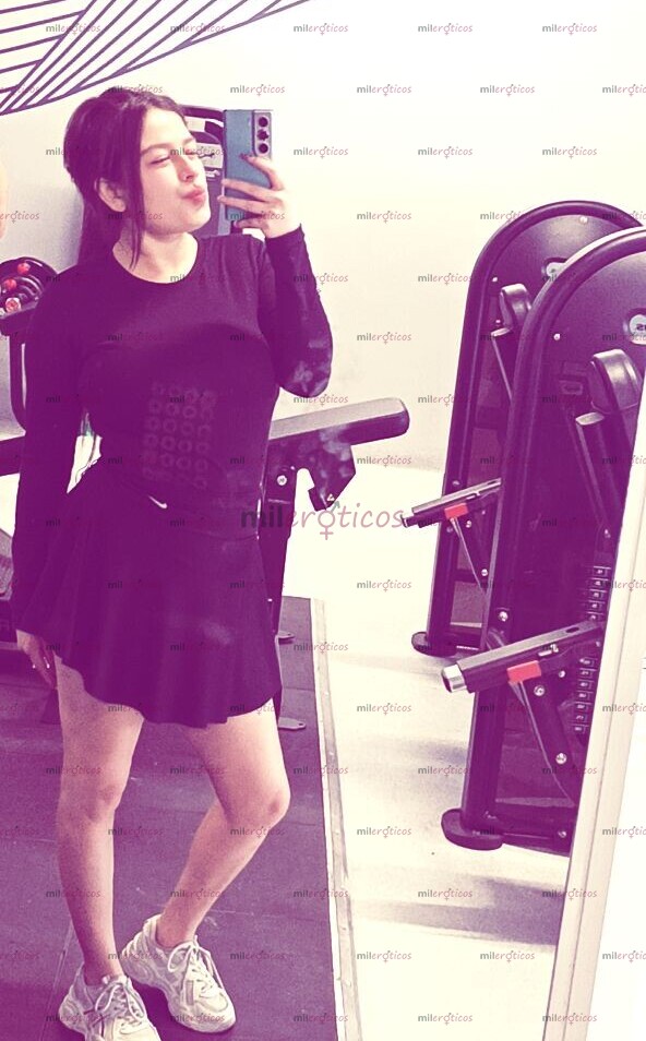FOTOS DE NIKOL CARISMÁTICA JOVENCITA CON GANAS DE PASARLA RIKO POCOS DÍAS