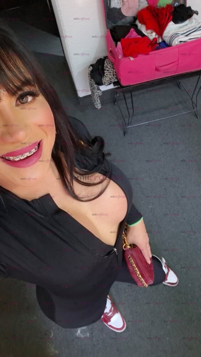 FOTOS DE HERMOSA TRANY CON UN RICO TROZO LECHERO PARA TI VEN DESLECHARME UNICO DIA