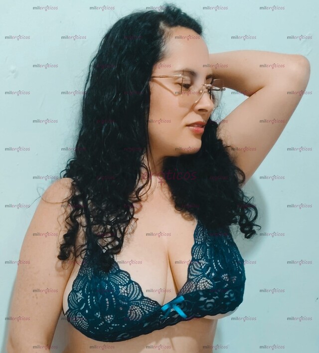 FOTOS DE HOLA AMOR. MI NOMBRE ES PAOLA TENGO 33 AÑOS Y MIDO 150 SOY UNA NENA HERMO