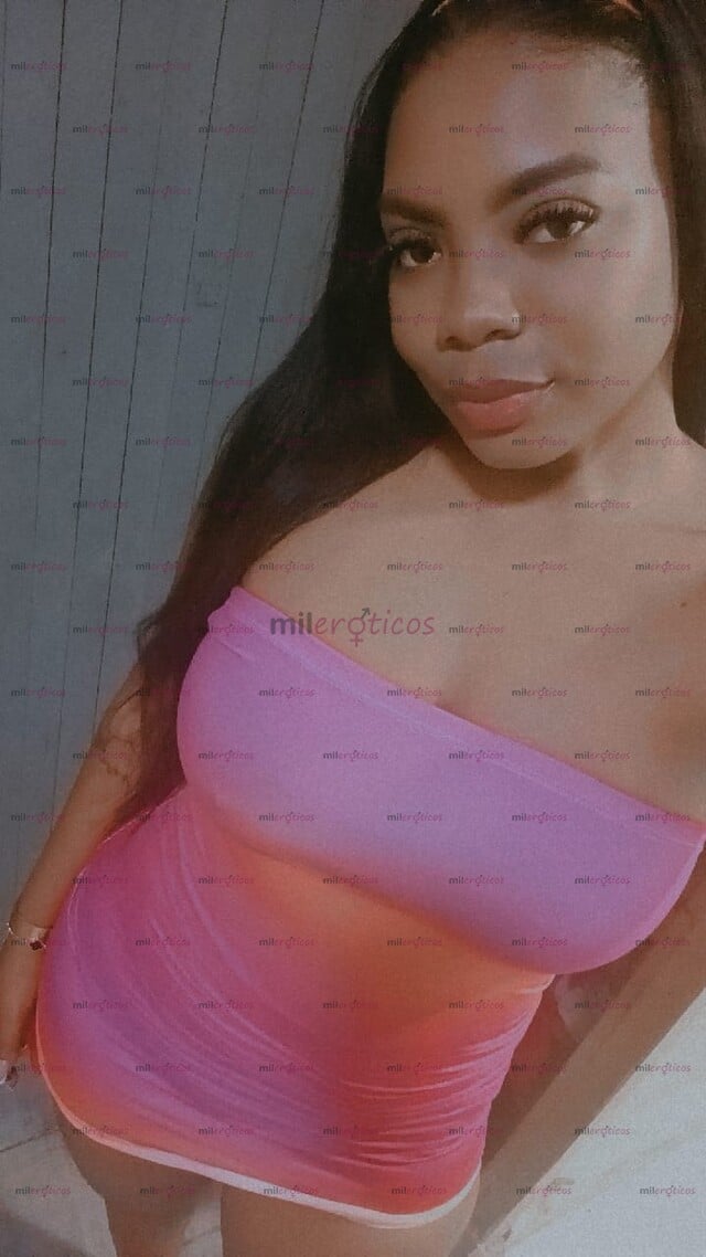 FOTOS DE HERMOSA MORENA COMPLACIENTE ATIENDO A HOMBRES SOLOS Y PAREJAS .