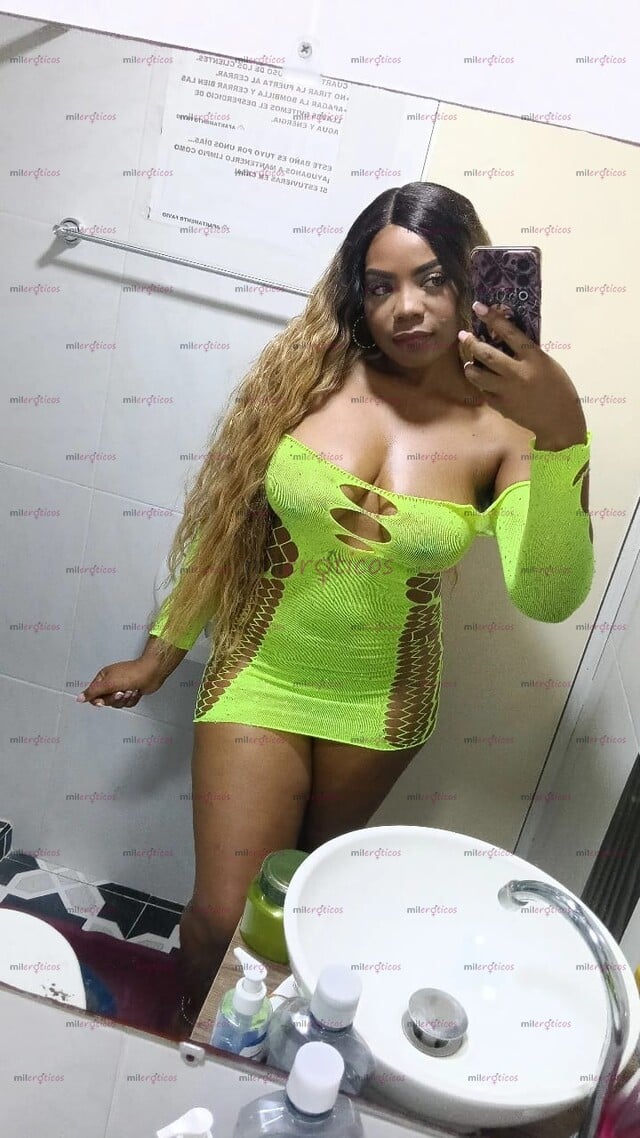 FOTOS DE HERMOSA MORENA COMPLACIENTE ATIENDO A HOMBRES SOLOS Y PAREJAS .