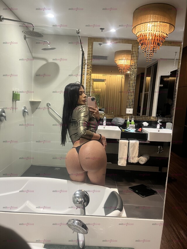 FOTOS DE HOLA AMOR SOY STEFA CON UN CULO APRETADITO Y GRANDE Y UNA VERGA ERECTA PARA TI