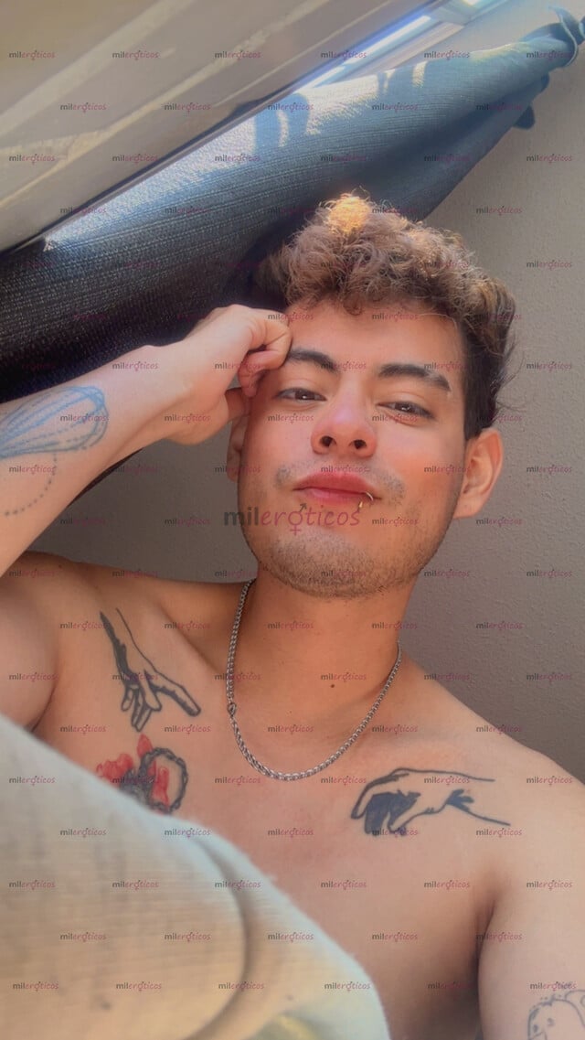FOTOS DE ANGEL BON TWINK ABIERTO A NUEVAS EXPERIENCIAS Y A TODO TIPO DE FANTASÍAS