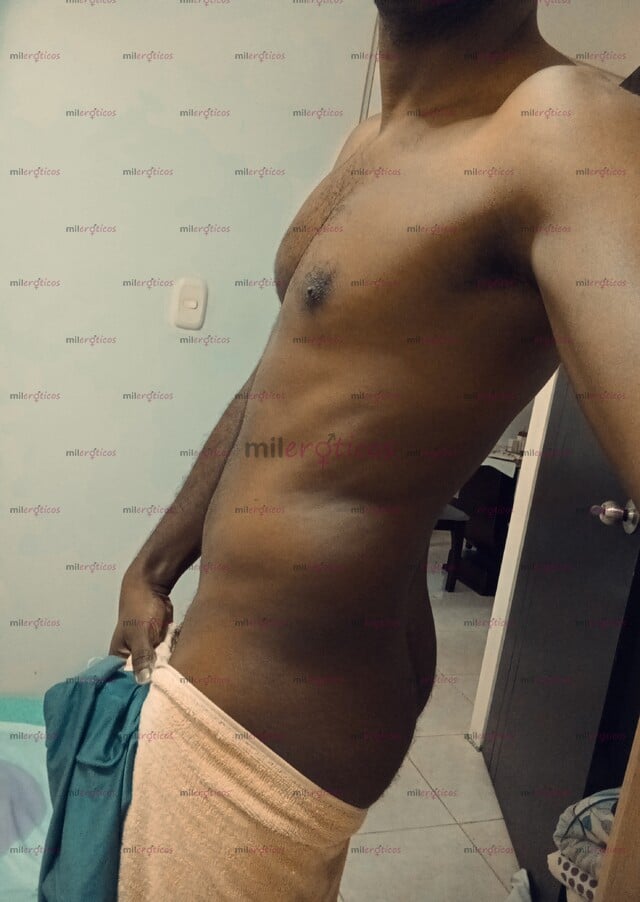 FOTOS DE MORENO ACTIVO CON GANAS DE HACERTE GEMIR DE PLACER COMPLACIENTE