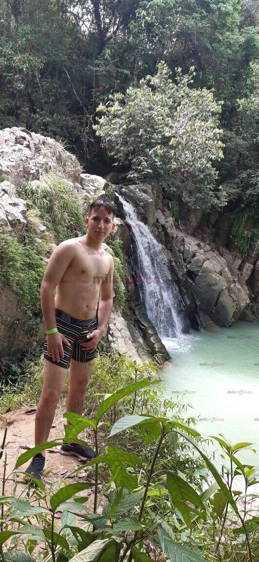 FOTOS DE ALEJANDRO, COMPLACIENTE BURNA LECHE MORBO FULL