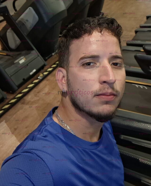 FOTOS DE ALEJANDRO, COMPLACIENTE BURNA LECHE MORBO FULL