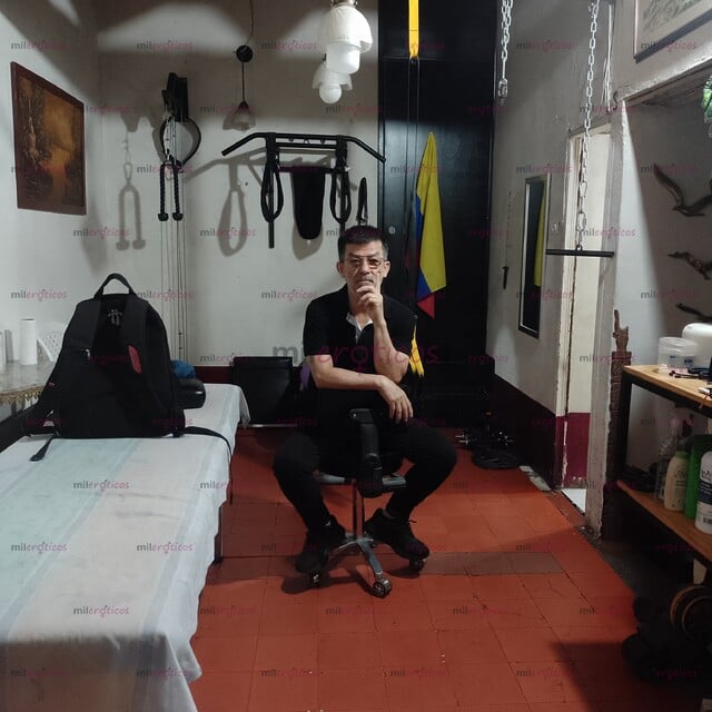 FOTOS DE MASAJISTA CON VOCACION DE SERVICIO OFREZCO SERVICIO PERSONAL EN MEDELLIN COLOMBI