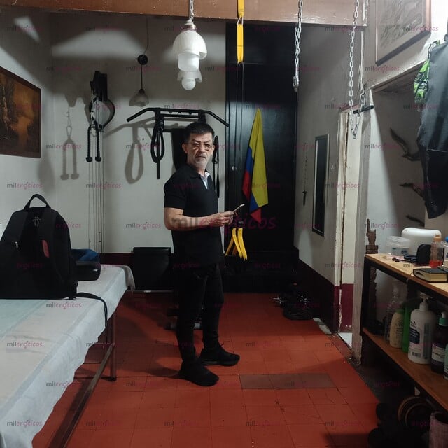 FOTOS DE MASAJISTA CON VOCACION DE SERVICIO OFREZCO SERVICIO PERSONAL EN MEDELLIN COLOMBI