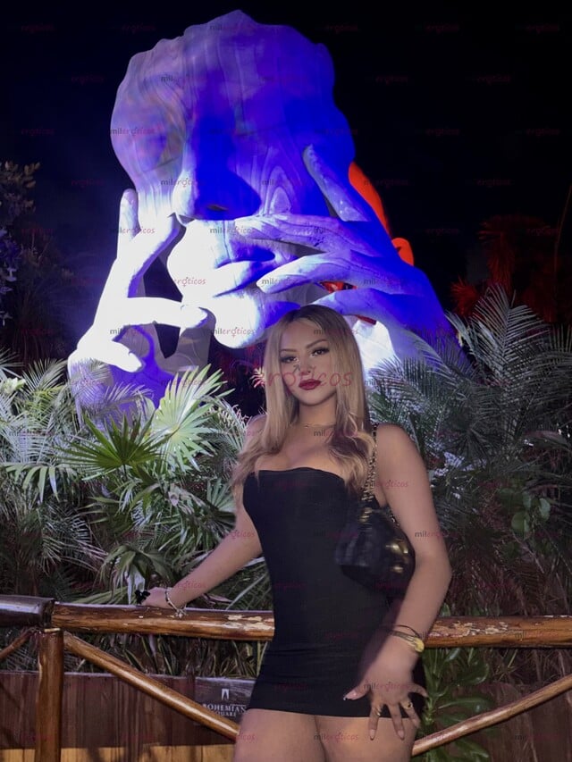 FOTOS DE LUXURY DOLL , TU MUÑECA SEXUAL TRANS FAVORITA
