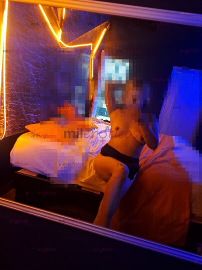 FOTOS DE SEXO APASIONADO, BESOS HÚMEDOS Y UNA PUSSY MOJADITA CON UNA JOVEN MUY CALIENTE