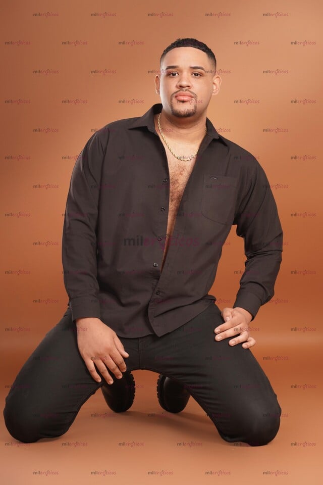 FOTOS DE JOVEN EXTRAJERO GUAPO ,VERGON LECHERO 20CM COMPLACIENTE