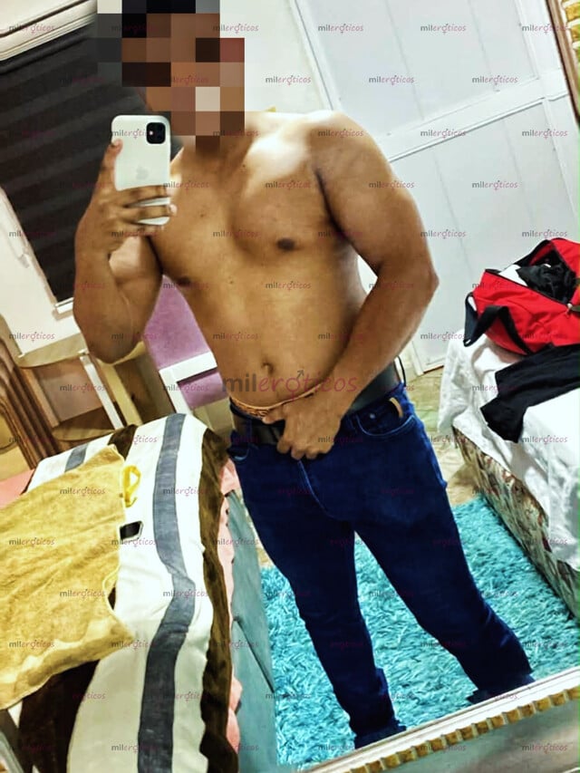 FOTOS DE SINGLE MORENO PARA PAREJAS CUCKOLD Y MUJERES.
