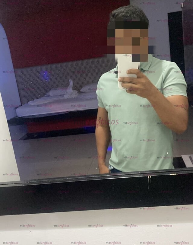 FOTOS DE SINGLE MORENO PARA PAREJAS CUCKOLD Y MUJERES.