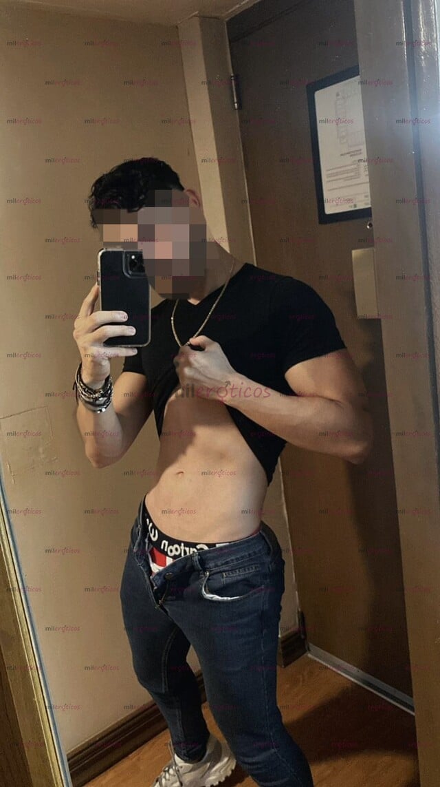 FOTOS DE CHAVO FORÁNEO DE VISITA , POCOS DÍAS CULO PERFECTO , GUAPO Y CARISMATICO