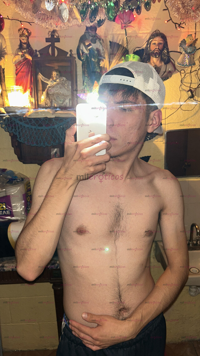 FOTOS DE CHAVITO UNIVERSITARIO HOT DE 20 AÑOS DISPUESTO A SATISFACERTE