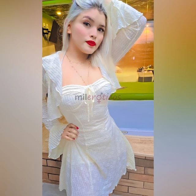 Oii meus principes me chamo sofia lemos sou uma loirinha toda natural com um bumbum lindo pele super macia toda cheirosa e gostosa de apertar nao sou...