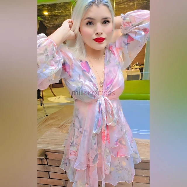 Oii meus principes me chamo sofia lemos sou uma loirinha toda natural com um bumbum lindo pele super macia toda cheirosa e gostosa de apertar nao sou...