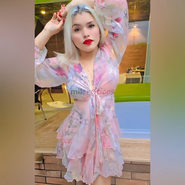 Oii meus principes me chamo sofia lemos sou uma loirinha toda natural com um bumbum lindo pele super macia toda cheirosa e gostosa de apertar nao sou...