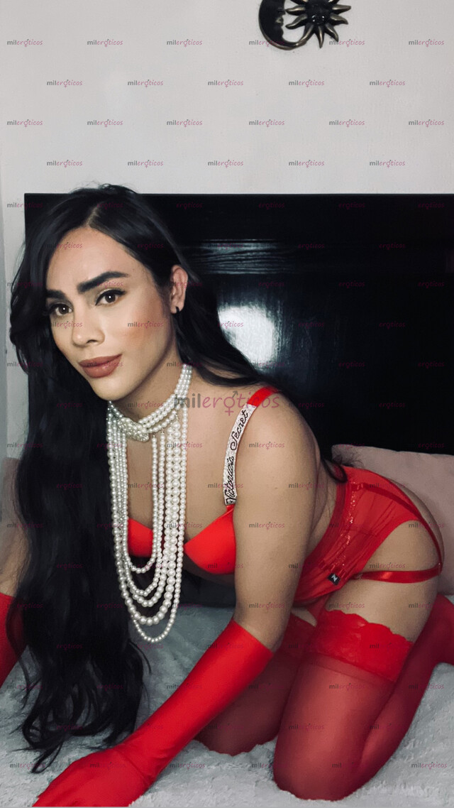 FOTOS DE ATTINA. COMPLACIENTE PARA HOMBRES EXIGENTES.