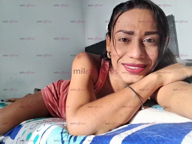 FOTOS DE HOLA SOY UNA. CHICA COMPLACIENTE DESCOMPLICADA RELAJADA. MUY FEMENINA ANTE TODO