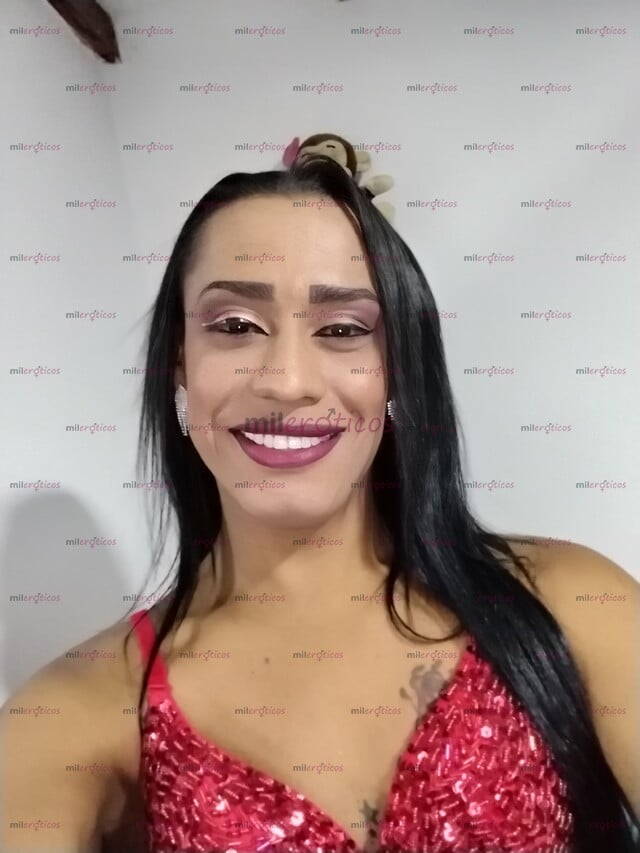 FOTOS DE HOLA SOY UNA. CHICA COMPLACIENTE DESCOMPLICADA RELAJADA. MUY FEMENINA ANTE TODO