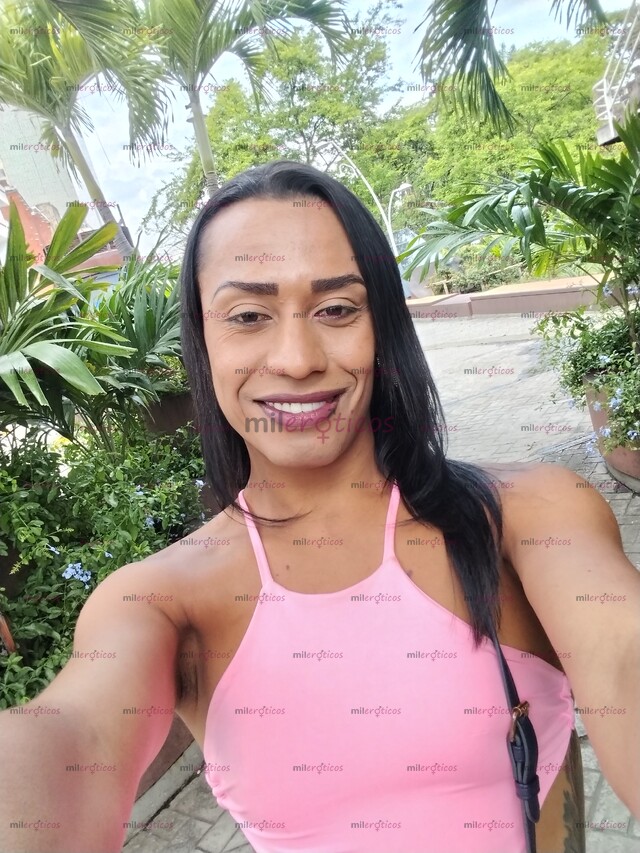 FOTOS DE HOLA SOY UNA. CHICA COMPLACIENTE DESCOMPLICADA RELAJADA. MUY FEMENINA ANTE TODO