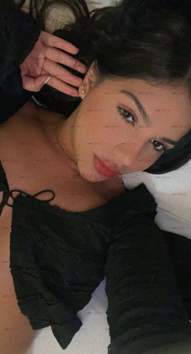 FOTOS DE MORENA ARDIENTE DISPUESTA A COMPLACER TUS FANTASÍAS