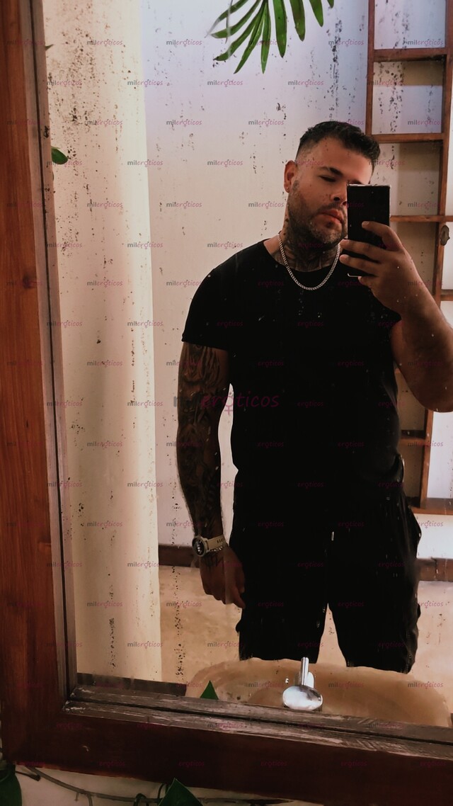 FOTOS DE MASCULINE PRESENCE & DISCRETION FOR SELECTIVE WOMEN ONLY