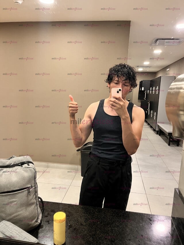 FOTOS DE JOVEN CALIENTE LISTO PARA CUMPLIR TUS FANTASIAS INTER BUENA VERGA