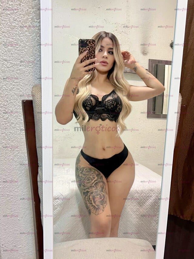 FOTOS DE RUBIA DE ESENCIA NATURAL, CON UNA ACTITUD PROVOCADORA