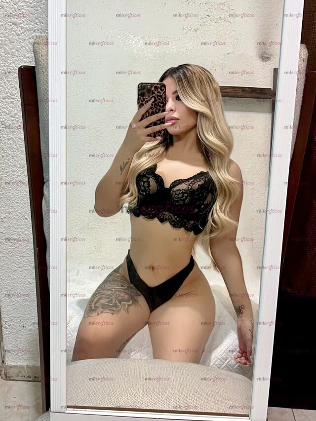FOTOS DE RUBIA DE ESENCIA NATURAL, CON UNA ACTITUD PROVOCADORA