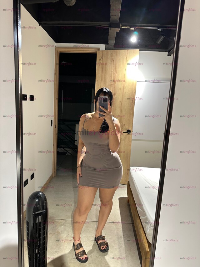 FOTOS DE EXCLUSIVA MUJER ELEGANTE CON UN HERMOSO CUERPO NATURAL