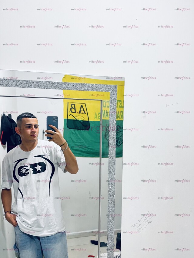 FOTOS DE POLLITO VERSÁTIL DE PASO POR TU CIUDAD CON GANAS DE PASAR UN RATO AGRADABLE