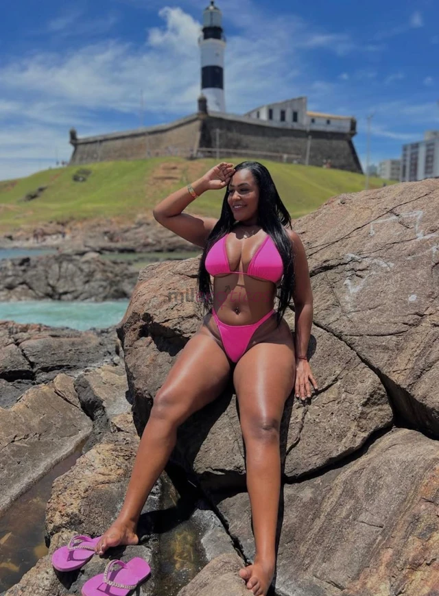 Ola sou angelina sanches uma jovem especializada em proporcionar prazer atraves de sexo virtual e video chamadas com 20 anos de idade estou aqui para...