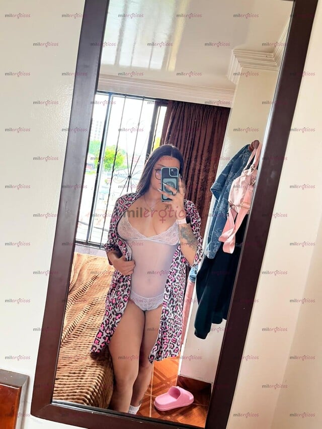 FOTOS DE FLACA EXÓTICA, LINDO CUERPO, PIERNAS. RICAS TETAS Y EXCELENTE CULO. FOTOS REALES