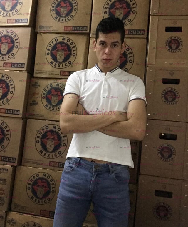 FOTOS DE 19 CENTÍMETROS DE PLACER, JOVEN, GUAPO, BLANCO Y DELGADO