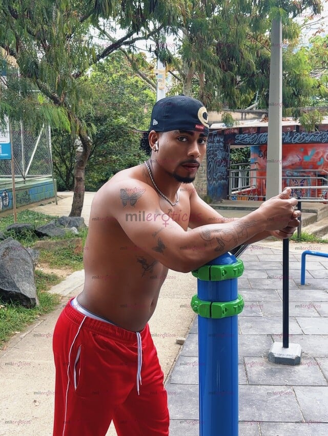 FOTOS DE CANDENTE NEGRO PINTOSO VARÓN Y CULION EN MEDELLÍN PARA ENCUENTROS