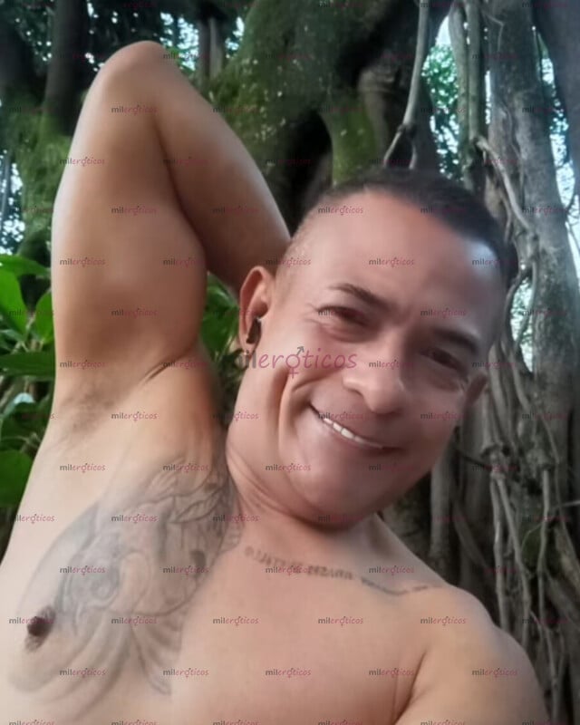FOTOS DE COSTEÑO XXXL VERGÓN RECIÉN LLEGADO DE CARTAGENA CON BUENA ERECCIÓN Y LECHERO