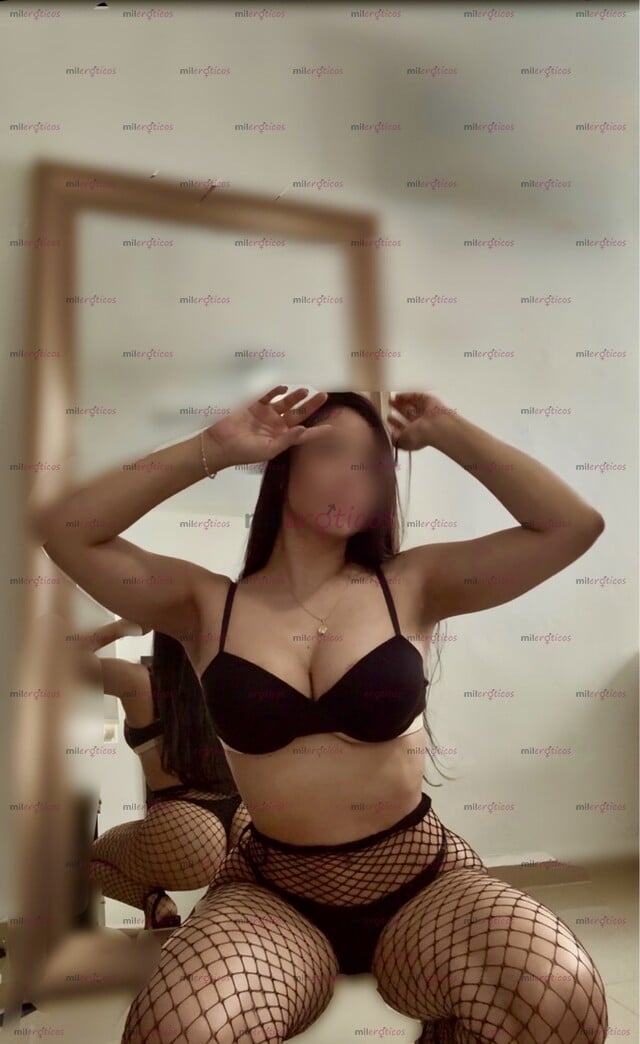 FOTOS DE CAMILA SÚPER CALIENTE Y APRETADITA UNA CABALLOTA CULONA