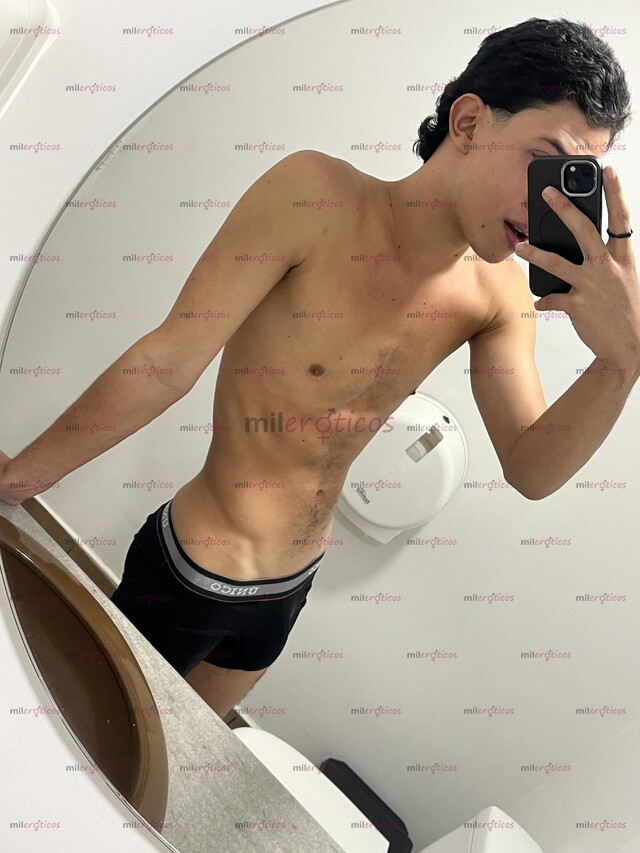FOTOS DE JOVEN MASCULINO MUY CALIENTE DISPUESTO A COMPLACERTE (VERSÁTIL)